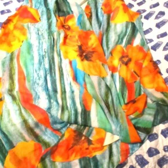 Sleeveless tank - Picture 1 of 5
